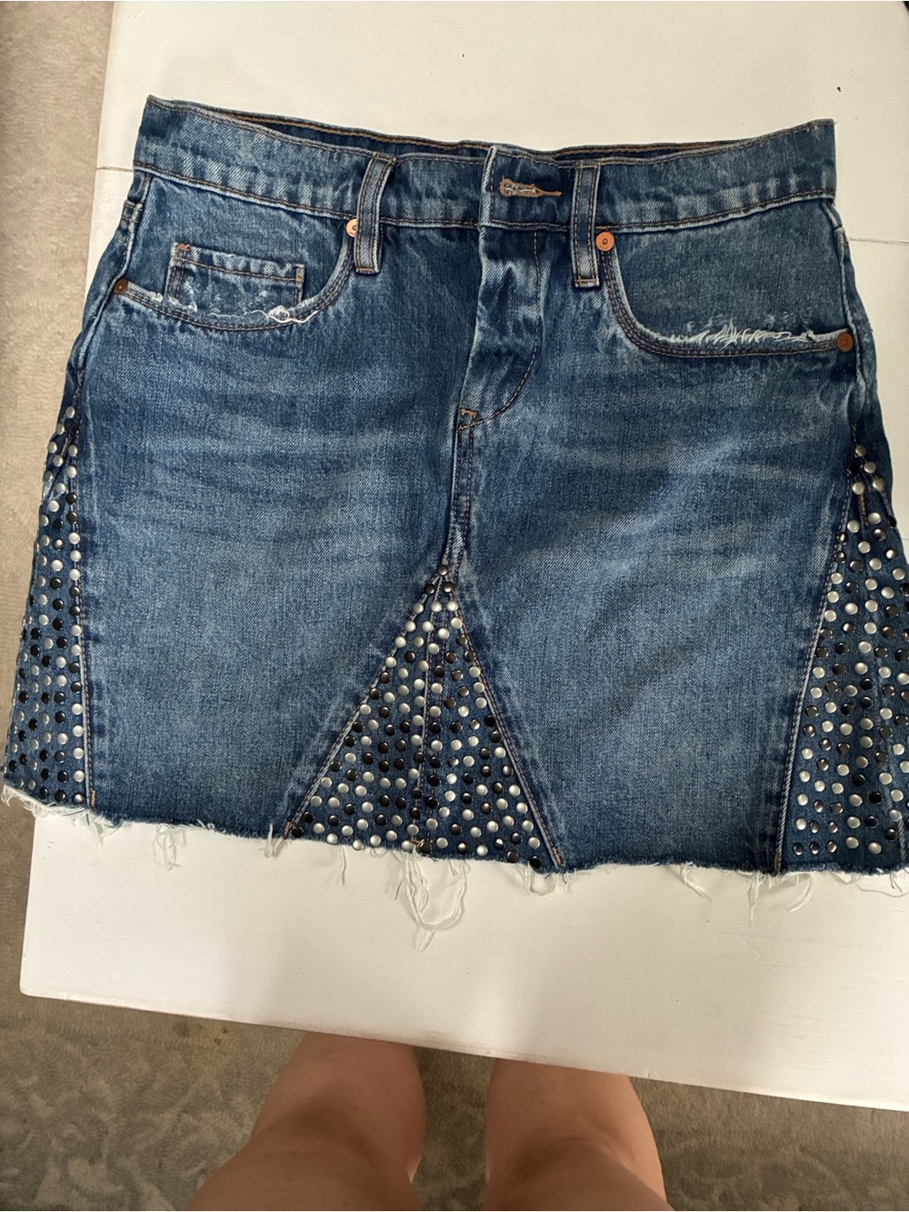 Blank NYC cute denim studded mini skirt. EUC! Size 25